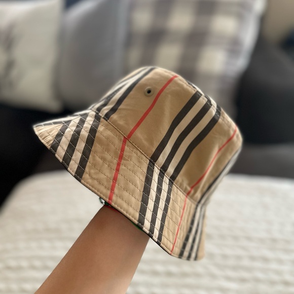 Burberry bucket hat - Picture 5 of 5